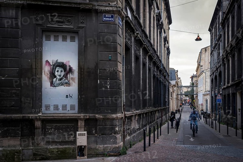 Dilapidated architecture in the old town of Bordeaux, Gironde, France
