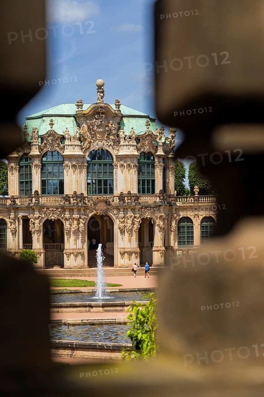 Freshly renovated and modernized — this is how Dresden's Zwingerhof has been presenting itself since 14.9.25. After a construction period of just over four and a half years, it is now open to the public again. Pleasure garden with water features, Dresden, Saxony, Germany