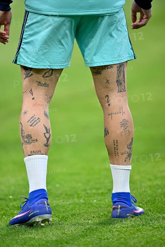 Warm-up training close-up legs football legs tattoos David Raum GER (22) international football match, Germany, MEWA Arena Mainz, Rhineland-Palatinate, Germany