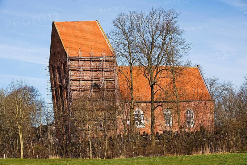 Suurhusen slate church tower, Suurhusen, leaning church tower in the world, East Frisia, Lower Saxony, tourist attraction, Suurhusen church, church tower, Guinness World Record, medieval church, tourism East Frisia, landmark, historic church tower, brick church, tourist destination, Germany, architecture, cultural monument, sights of Lower Saxony, church building, village church, travel tip East Frisia, photo opportunity, memorial, history of Suurhusen, Germany