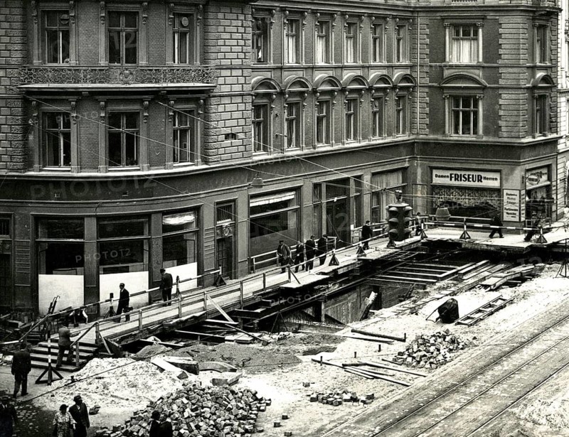 Berlin, Mitte, construction of the North-South Railway, underground S-Bahn, farmer's workers, winter, municipal construction site in front of several historic buildings, construction in progress, 1935