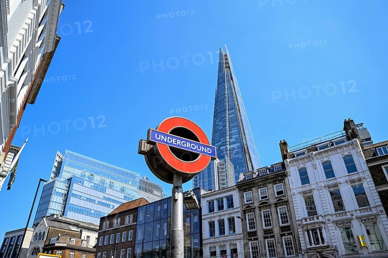 Underground sign at London Bridge Station, subway, London, England, Great Britain, Great Britain