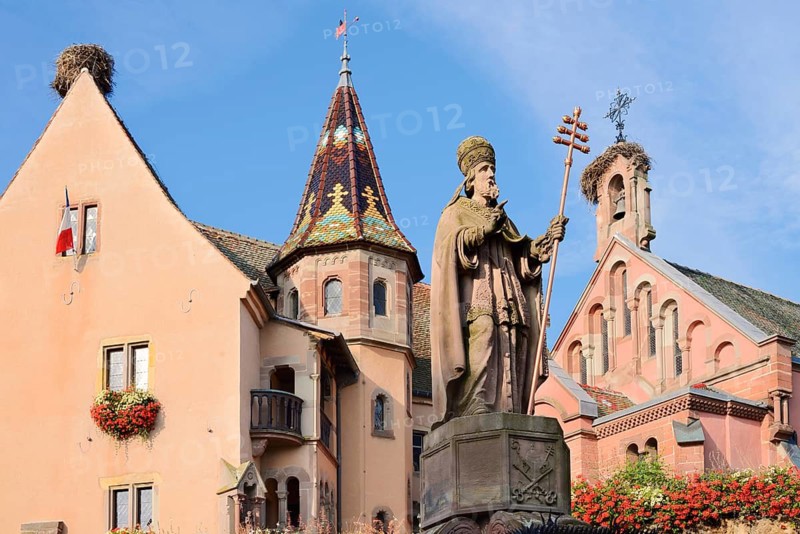 Castle with St. Leo IX chapel and statue of Pope Leo IX, Eguisheim, Haut-Rhin, Alsace, Grand Est, France