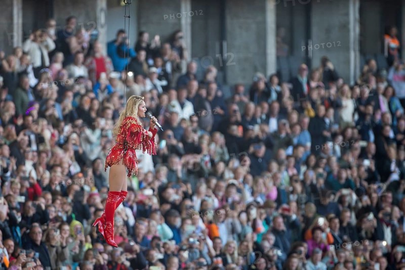 Helene Fischer floats on ropes above the fans for her concert live on 360° stadium tour at Berlin's Olympic Stadium on 13.06.2026. Note: Editorial use only in relation to the concert or the current tour