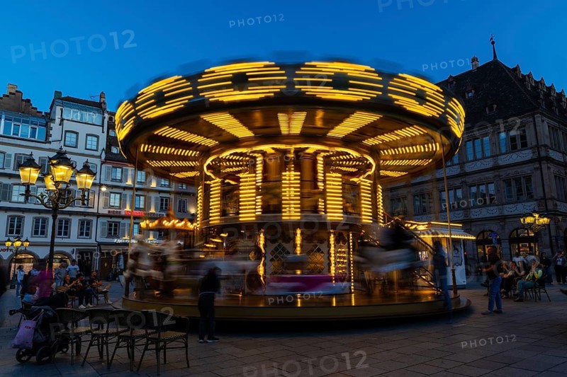 Carousel, Blue Hour, Gutenbergplatz, Place Gutenberg, Strasbourg, Alsace, France