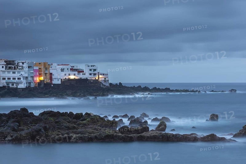 Playa Maria Jiménez in front of sunrise, Puerto de la Cruz, Tenerife, Canary Islands, Spain