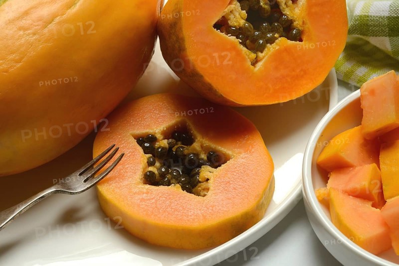 Pawpaw, split fruit, papaya slice, carica papaya