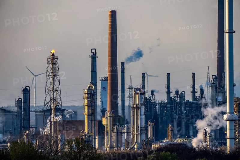 Ruhr Oel GmbH BP Gelsenkirchen, refinery, in Gelsenkirchen-Scholven, production of products from mineral oil, gasoline, diesel, kerosene, North Rhine-Westphalia, Germany
