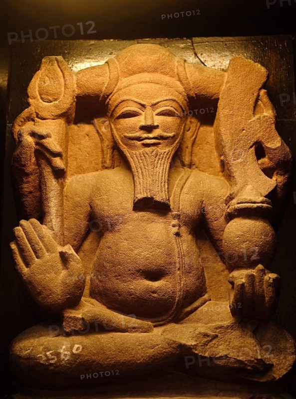Sculpture representing the hindu god Brahma in the Mahant Ghasidas Memorial Museum (Raipur, Chhattisgarh, India), Sculpture dating from the medieval time