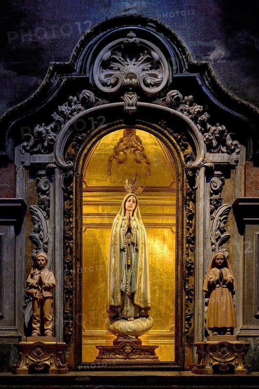 Estrela Basilica and Convent of the Most Sacred Heart of Jesus, Our Lady of Fatima Statue, Lisbon, Portugal