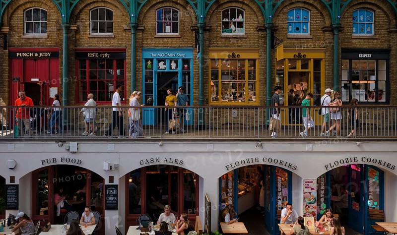Interior view of restaurants, shops, pubs, market, market hall, Covent Garden Market, Westminster, West End, London, England, Great Britain, Great Britain