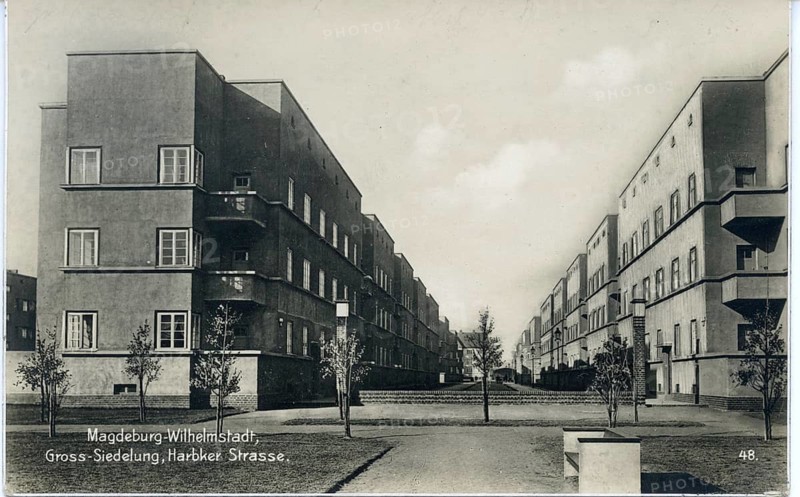 Magdeburg, residential development, Wilhelmstadt, Harbker Straße, Neues Bauen, Johannes Göderitz, Wilhelm Deffke, rows of residential buildings along a wide street in black and white clay, around 1928