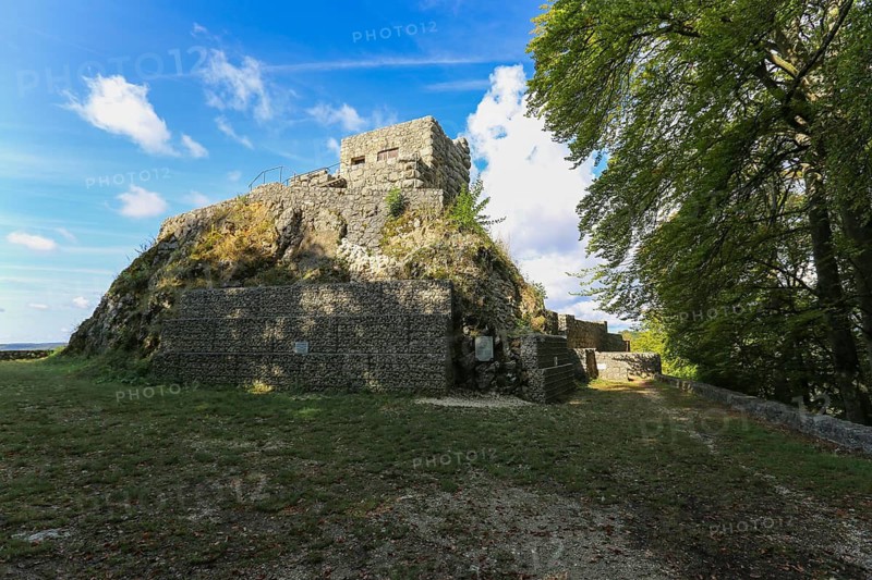 Castle ruins of Hohengundelfingen, ruins of a medieval hilltop castle, former headquarters of the Gundelfingen free noble family, Wolken, Gundelfingen-Münsingen, Lautertal, Swabian Jura, Reutlingen district, Baden-Württemberg, Germany