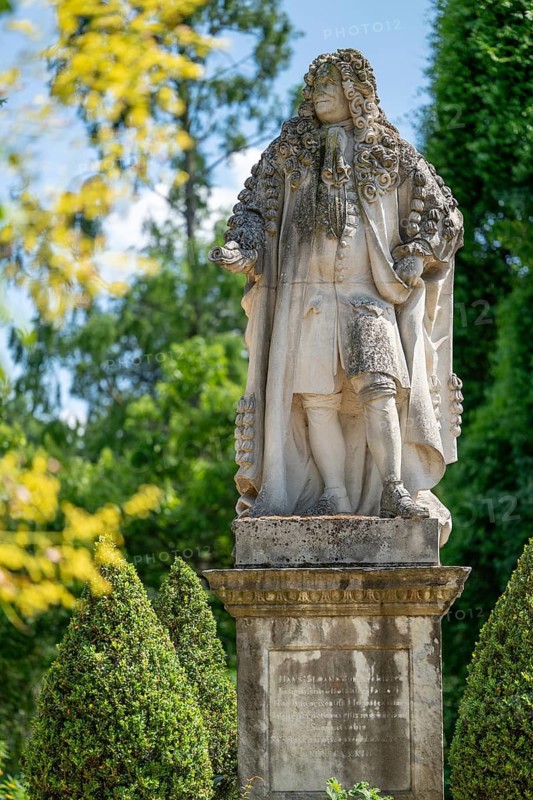 Monument to Sir Hans Sloane (1660–1753), British physician, naturalist and collector, Chelsea Physic Garden, a historic botanical garden and the oldest botanical garden in London, founded in 1673 by the Worshipful Society of Apothecaries, Chelsea, England, United Kingdom