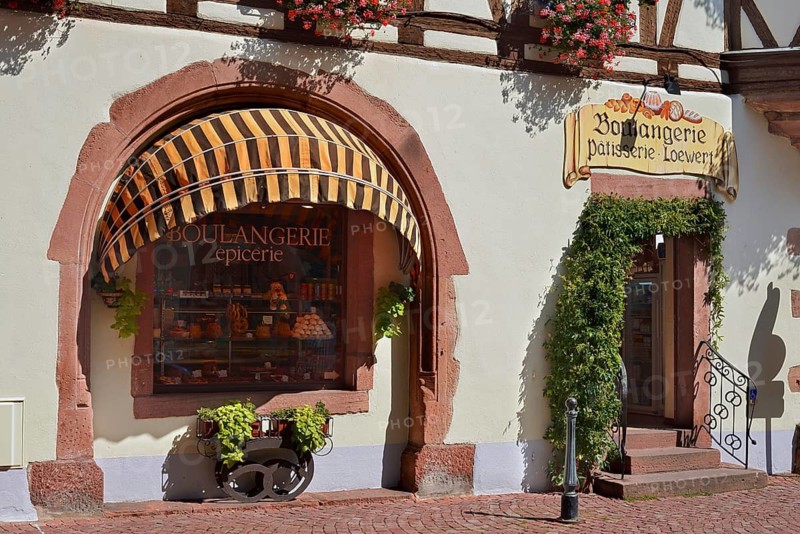 Bakery, shop window and entrance, Kaysersberg Vignoble, Haut-Rhin, Alsace, Grand Est, France