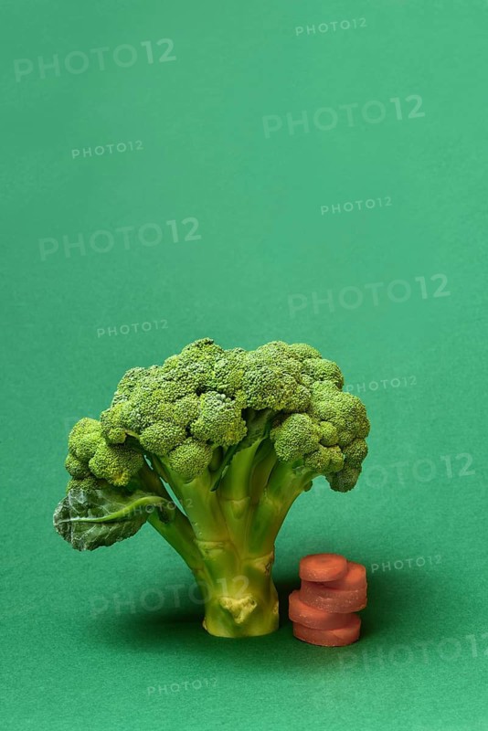 Broccoli and carrot slices, Brassica oleracea var. italica