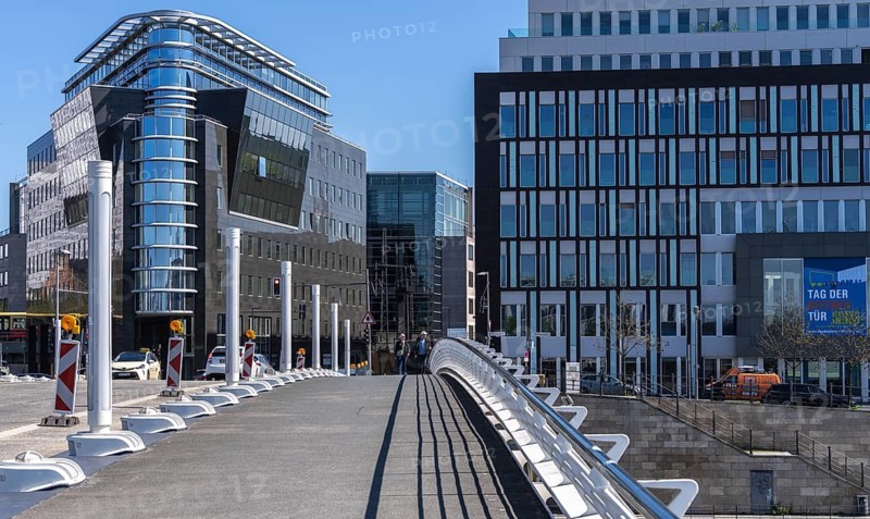 The Crown Prince Bridge with a view of the House of the Federal Press Conference and the Charité International Cooperation building -ChiC-, Government District Berlin, Germany