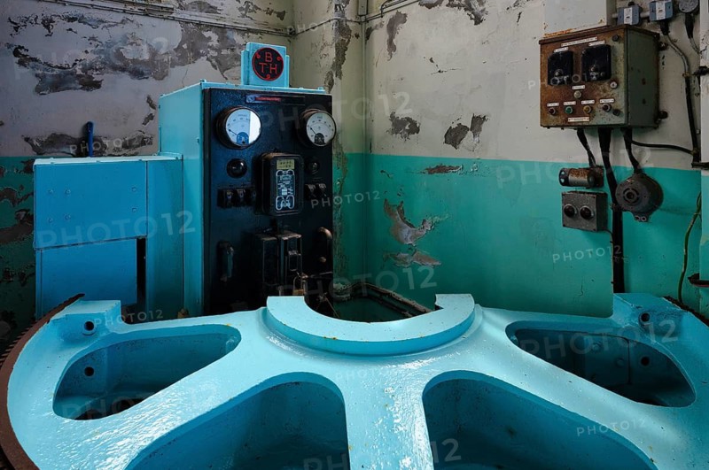 Interior view, winch building, conveyor, reel, company BTH British Thomson Houston, Winder House, Museum, Geevor Tin Mine, tin mine, mining, Pendeen, Trewellard near St Just in Penwith, Cornwall, England, Great Britain, Great Britain