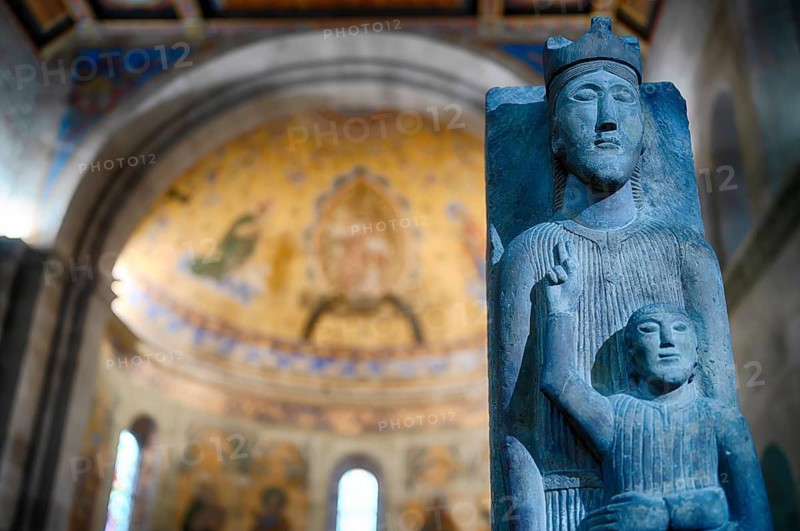 Interior photo of Romanesque pillar Madonna, choir room, ceiling fresco, St. John's Church, also St. John's Church, Schwäbisch Gmünd, Baden-Württemberg, Germany