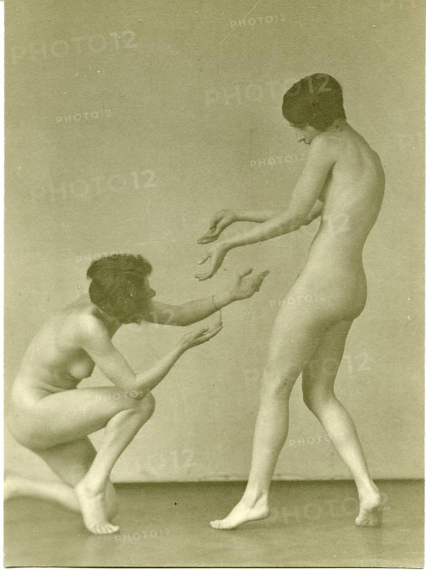 Nude, Dance, Grace, Mensendieck, Dora Menzler, Body Beauty, Modern Women, Twenties, Two undressed Women Posing in a Dynamic Scene Reminiscent of a Play, Selma Genthe, 1877-1939, around 1926