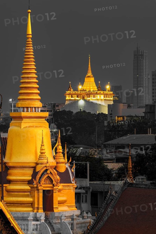 The Chedi of Wat Tri Thotsathep Worawihan, behind it the Golden Mount, Bangkok, Thailand