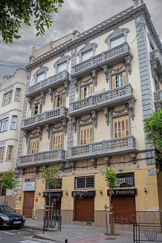 Melilla has hundreds of buildings tha were built in the early 20th century with different syles like Art-deco, modernist, classicist or post war, North Africa