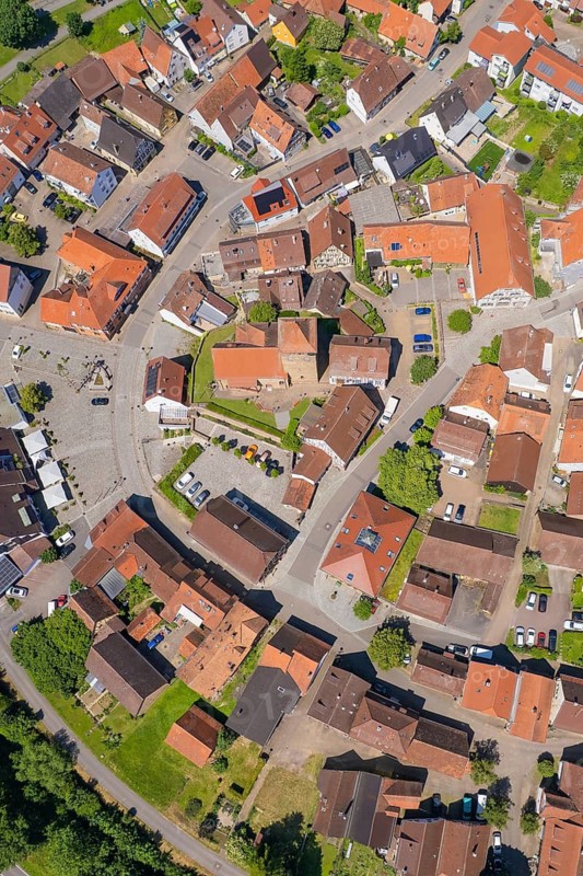 Circular layout of village houses, highly visible roads and surrounding landscape, Ötisheim, Enzkreis, Germany