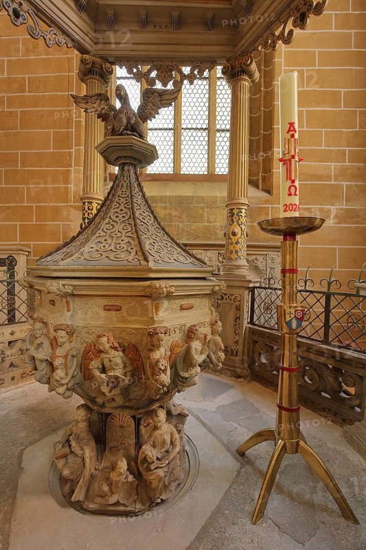 Baptismal font with candlestick, interior view of the UNESCO cathedral, gothic, arts and crafts, baptismal font, St Mary's Church, Erfurt Cathedral, Cathedral Square, Erfurt, Thuringia, Germany