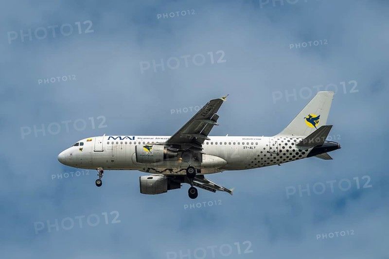 Airplane Myanmar Airways International Airbus A319-100, XY-ALY, Bangkok, Thailand