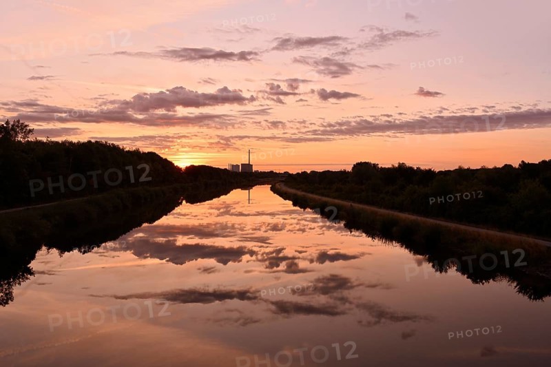 Datteln-Hamm Canal and Gersteinwerk power plant at sunrise, Bergkamen, North Rhine-Westphalia, Germany