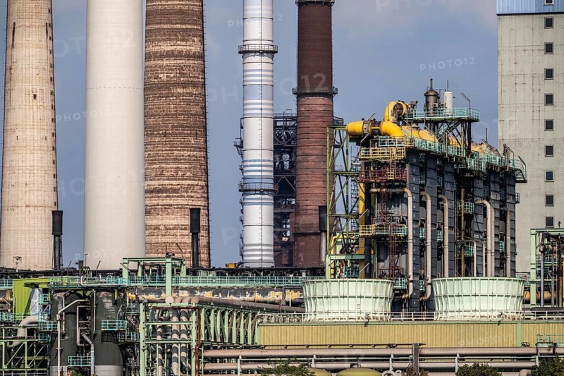 ThyssenKrupp Steel steel plant in Duisburg-Marxloh, sinter plant chimney, so-called white side of the Schwelgern coking plant, Chemische Betriebe, Duisburg, North Rhine-Westphalia, Germany
