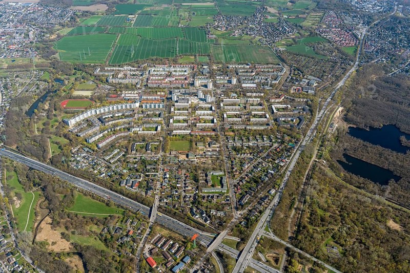 Mümmelmannsberg, Hamburg, Billstedt, settlement, large housing estate, housing, apartment blocks, rent, house, roof, city, view, townscape, urban, architecture, main street, traffic, building, landscape, panorama