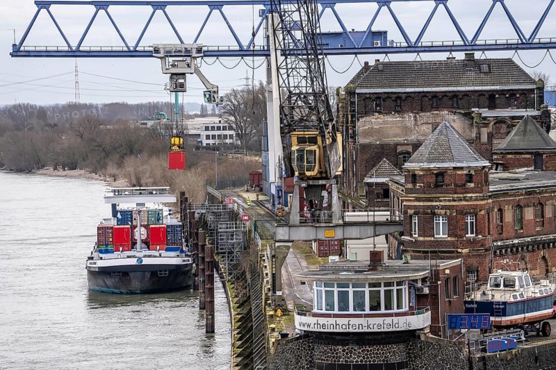 Container terminal in the Rhine port of Krefeld, inland port, 4th largest public port in North Rhine-Westphalia, trimodal handling of goods, goods, containers, general cargo, North Rhine-Westphalia, Germany