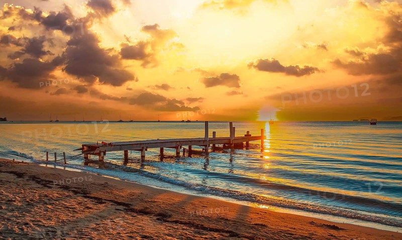 Sunset landscape of West End Beach, Roatan Island. Honduras