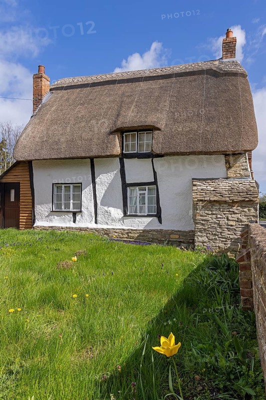 Thatched cottage, timbered house, Bretforton, The Cotswolds, England, Great Britain
