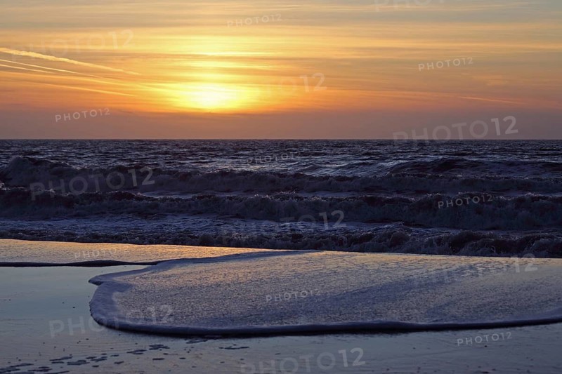 Sunset on the beach, waves, water, sea, sandy beach, surf, sunset, priel, Wadden Sea, Nationaal Park Duinen, North Sea coast, horizon, Texel, North Holland, Netherlands, Netherlands