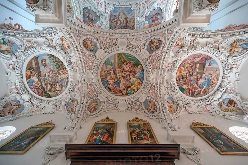 Vaulted ceiling under the organ gallery, parish church of the Assumption of Mary, 17th century Baroque architecture, Garsten, Upper Austria