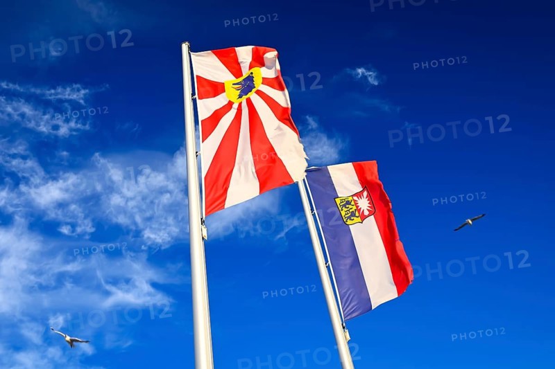 Flags from Scharbeutz and Schleswig-Holstein in Scharbeutz, Schleswig-Holstein, Germany +++ editorial use only