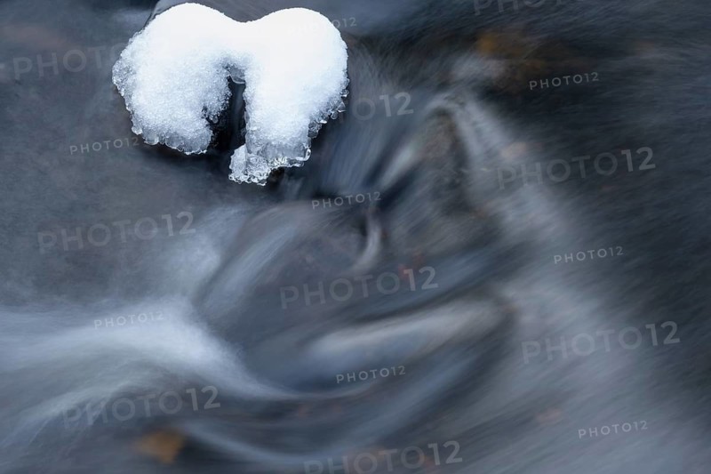 Strömender Winterbach, Gällivare, Norrbotten, Lapland, Sweden, October 2020