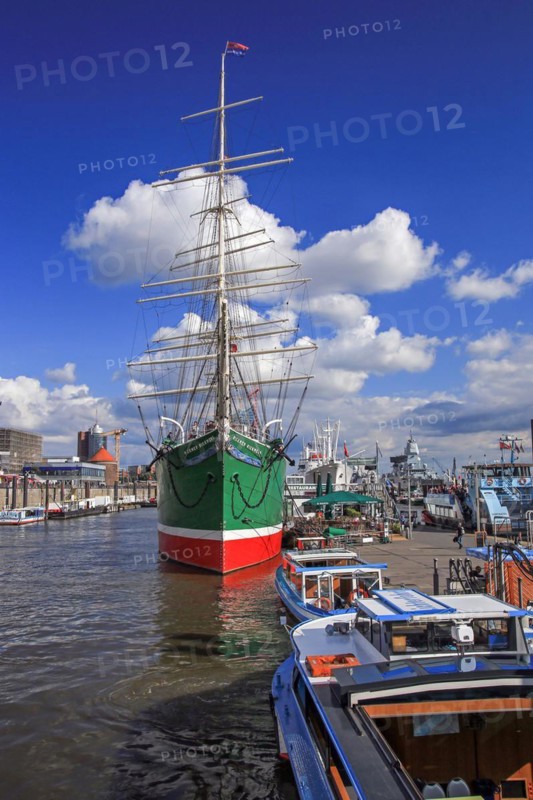 The sailing ship Rickmer Rickmers in Hamburg harbour, Federal Republic of Germany