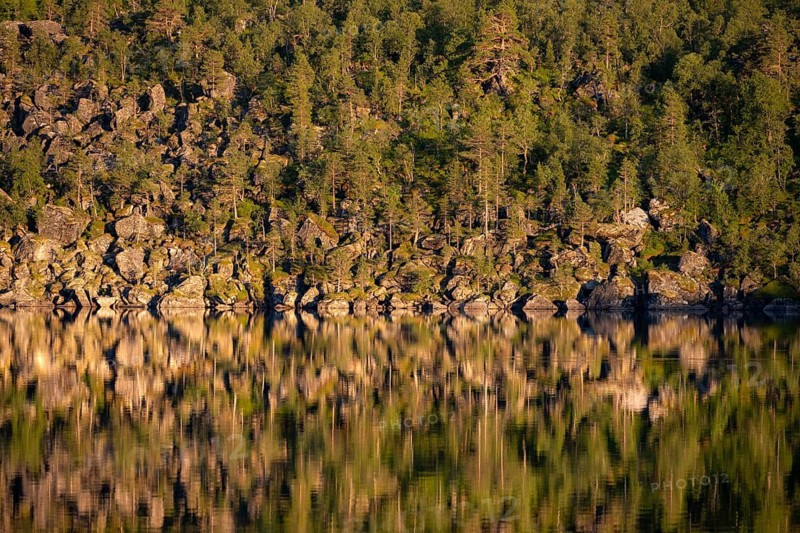 Waldam in the evening light, reflected in Lake Innerdalsvatna, Innerdalen High Valley, Trollheimen Mountain Area, Sunndal, Møre og Romsdal, Norway