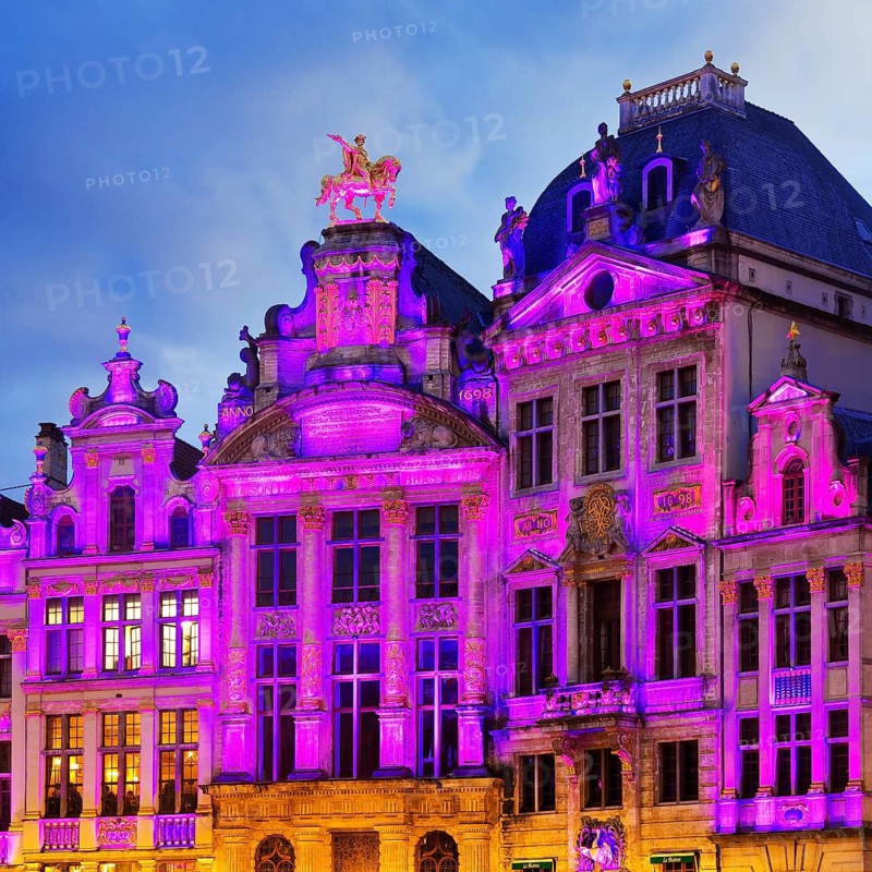 The illuminated golden horseman Charles de Lorraine on the guildhall L'Arbre d'Or, Guild of Brewers, Grand-Place, Grote Markt, Brussels, Belgium
