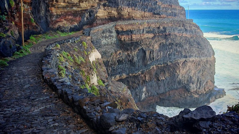 Coastal trail, volcanic stone hiking trail along majestic cliffs with amazing sea views, hiking, Marinha da Cruzinha Natural Park, Santo Antao, Cabo Verde, Cape Verde, Cape Verde