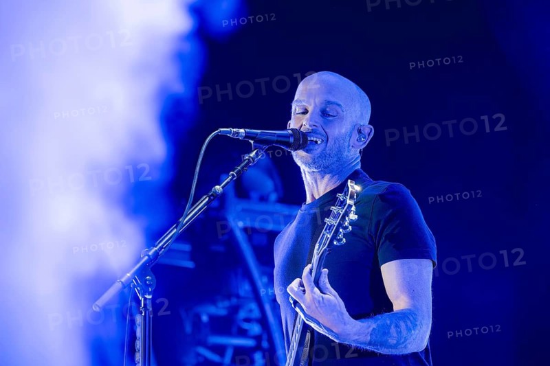 Zach Blair, guitarist of Rise Against live at the Berlin Velodrom on 12.02.2025