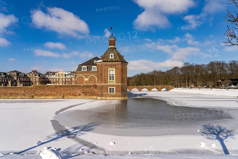 The snow-covered Nordkirchen Castle in winter, Nordkirchen, Münsterland, North Rhine-Westphalia, Germany