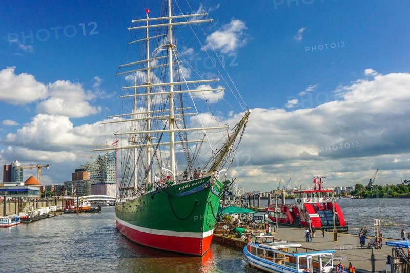The sailing ship Rickmer Rickmers in Hamburg harbour, Federal Republic of Germany