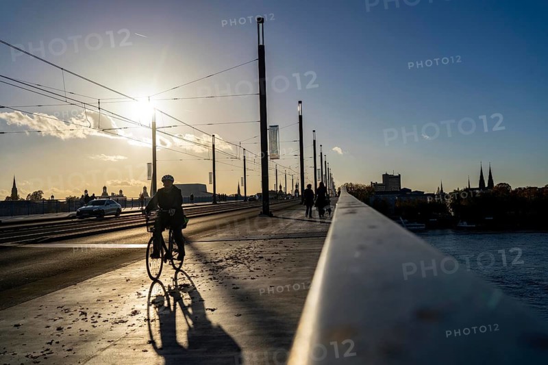 Traffic on the Kennedy Bridge, middle of the 3 Rhine bridges in Bonn, connects the centre of Bonn and the district of Beuel, federal road B56, light rail lines and footpaths and cycle paths, Bonn North Rhine-Westphalia, Germany