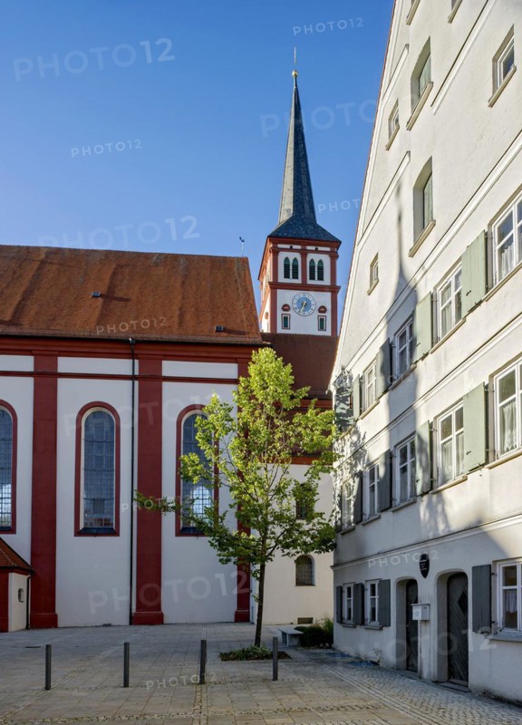 St Stephen's parish church, Meßner Haus, Kirchplatz, Old Town, Mindelheim, Swabia, Bavaria, Germany