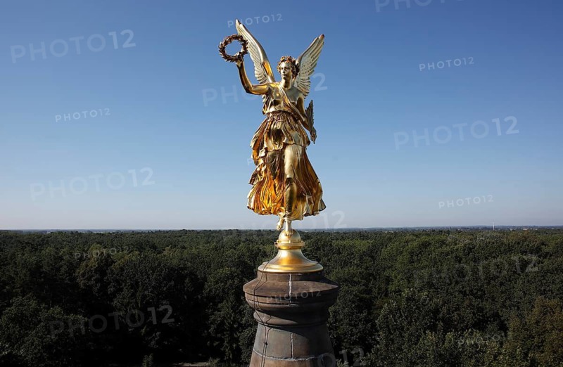 Fehrbellin, 14.08.12 The Berlin Victory Column looks deceptively similar. The aerial photo shows the Hakenberg Victory Column near Fehrbellin. It commemorates the victorious battle of Brandenburg Elector Frederick William against the Swedes on June 18, 1675 and stands on the hill where the Brandenburgers were armed during the battle, Fehrbellin, Germany