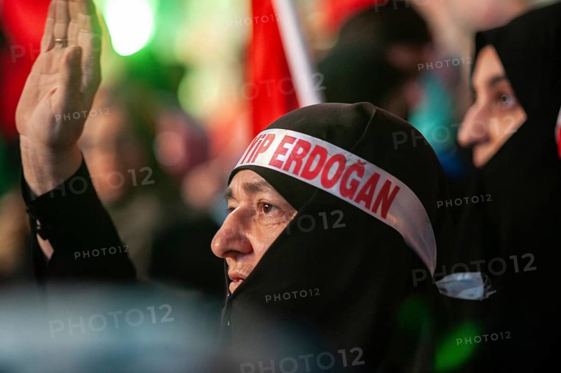Istanbul, Turkey. 19th July 2016. Crowds fill Taksim Square in Istanbul to celebrate the failure of attempted coup d'état against the Akp ruling government of Recep Tayyip Erdogan, Turkey